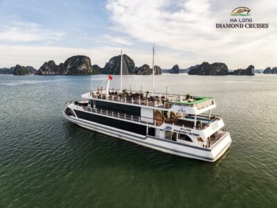 Du thuyền Hạ Long Diamond là du thuyền 5 sao sang trọng nhất trong các du thuyền 5 sao trong ngày tại Vịnh Hạ Long